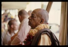 Seeing Kṛṣṇa Everywhere and Always