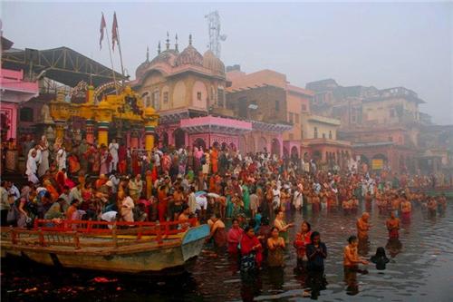 Mathura-parikrama1