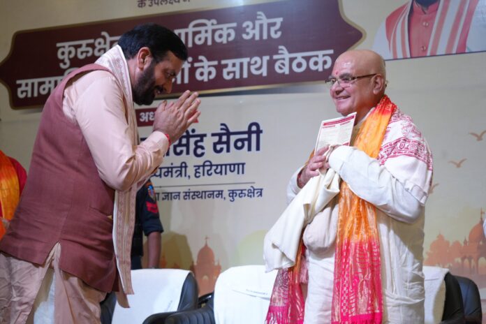 Feature-Haryana-CM-paying-respects-to-SakshiGopal-Prabhu-scaled (1)